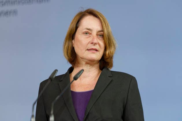 10-Punkte-Plan gegen Sozialbetrug 2026-09-23 Deutschland, Berlin Leonie Gebers (SPD), Staatssekretärin im Bundesminsterium für Arbeit und Soziales, und der Bundesinnenminister erläutern vor der Presse den vom Kabinett beschlossenen 10-Punkte-Plan der Bundesregierung gegen Sozialbetrug.