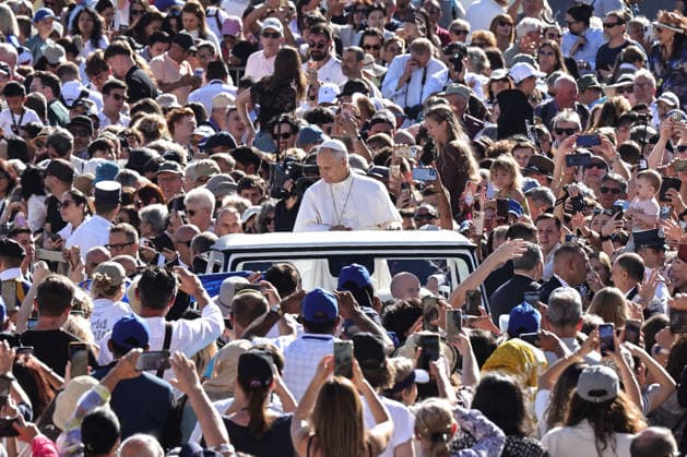 September 23, 2026. Vatican City - POPE LEO XIV during his weekly General Audiencein St. Peter s Square at the Vatican EvandroInetti_via ZUMA Wire Vatican City State - ZUMAi15_ 20260923_zaf_i15_038 Copyright: xEvandroxInettix