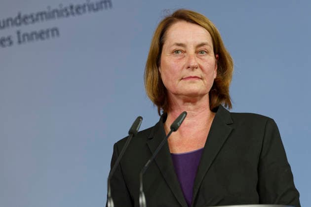 10-Punkte-Plan gegen Sozialbetrug 2026-09-23 Deutschland, Berlin Leonie Gebers (SPD), Staatssekretärin im Bundesminsterium für Arbeit und Soziales, und der Bundesinnenminister erläutern vor der Presse den vom Kabinett beschlossenen 10-Punkte-Plan der Bundesregierung gegen Sozialbetrug.