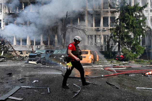 Russian Drone Strike In Kyiv Firefighters work at the site of a business center hit by a Russian drone strike in Kyiv, on September 23, 2026. KYIV Ukraine  Copyright: xOleksandrxGusevx originalFilename: gusev-russiand260923_npg3T.jpg
