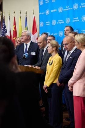September 23, 2026, New York, New York, USA: Jean-Noel Barrot, Minister for Europe and Foreign Affairs of France, speaks during a joint press encounter on Ukraine, flanked by Andrii Sybiha (L), Minister for Foreign Affairs of Ukraine, and Kaja Kallas (R), High Representative of the European Union for Foreign Affairs and Security Policy, at United Nations headquarters in New York City. New York USA - ZUMAs237 20260923_aap_s237_003 Copyright: xMarkxJ.xSullivanx