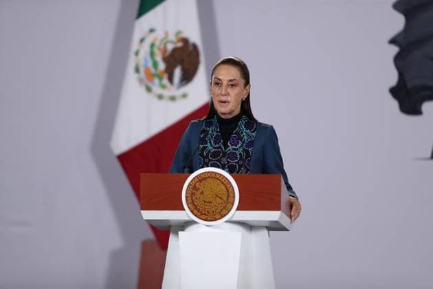 September 23, 2026: TO-45207- CIUDAD DE MEXICO,2026-09-23. Claudia Sheinbaum Pardo, President of Mexico, addresses the media during her daily morning press conference La Mananera at the National Palace in Mexico City. During the briefing, she highlighted key updates on the development of new passenger railway routes designed to connect the capital city with various states across the nation. Clasos.com.mx  - ZUMAcs4_ 20260923_faa_cs4_006 Copyright: xLuisxMarinx