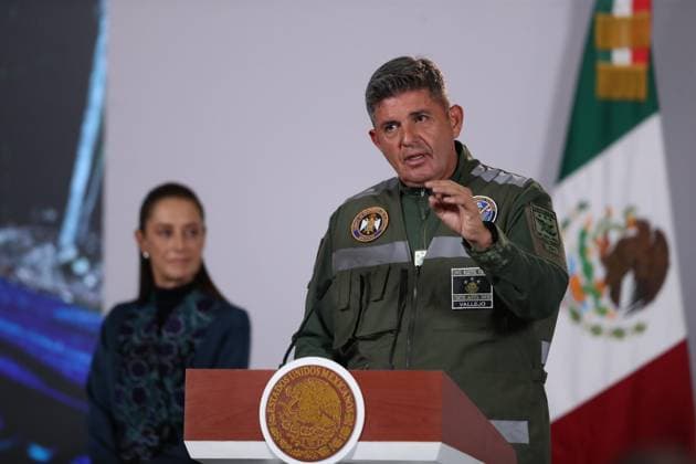 September 23, 2026: TO-45207- CIUDAD DE MEXICO,2026-09-23. General Gustavo Ricardo Vallejo Suarez, commander of the Felipe Angeles Engineering Corps of the Secretariat of National Defense, speaks during the daily morning press conference La Ma& xf1;anera led by President Claudia Sheinbaum at the National Palace in Mexico City. During the briefing, he presented engineering updates on the construction of new passenger railway lines connecting Mexico City with various regions. Clasos.com.mx  - ZUMAcs4_ 20260923_faa_cs4_017 Copyright: xLuisxMarinx