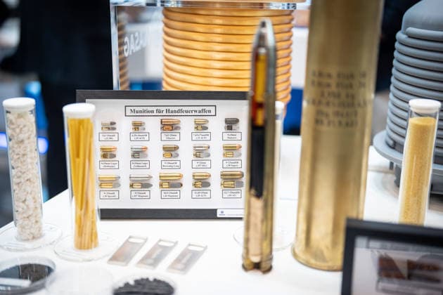 Blick in die Ausstellungshallen und auf das Messegelände - Munition;Rüstungsmesse Euro Defence Expo 2026 in Essen, Deutschland, Essen Nordrhein-Westfalen Deutschland Messegelände