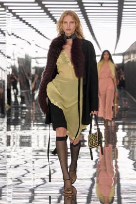 September 23, 2026, Milano: Un abito della nuova collezione Fendi, la seconda firmata da Maria Grazia Chiuri, che ha sfilato oggi a Milano su una passerella incorniciata da superfici specchianti che riflettevano l immagine del pubblico, 23 settembre 2026 ANSA ufficio stampa Fendi ++FOTO DIFFUSA DALL UFFICIO STAMPA - USARE SOLO PER ILLUSTRARE OGGI LA NOTIZIA INDICATA NEL TITOLO - NON ARCHIVIARE FOTO NON IN VENDITA - DA USARE SOLO PER FINI GIORNALISTICI - NPK+++ ---- An handout picture, provided by , shows a dress from the new Fendi collection the second designed by Maria Grazia Chiuri showcased today in Milan on a runway framed by mirrored surfaces that reflected the audience, September 23, 2026. ANSA handout +++ ANSA PROVIDES  - ZUMAa110 20260923_zaf_a110_040 Copyright: xFendixPressxOfficex