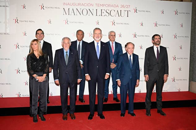 Opening of the 2026–2027 Season at the Teatro Real: King Felipe VI, alongside Gregorio Maranón, president of the Teatro Real, and Ernest Urtasun, Minister of Culture, attend a performance of Giacomo Puccini’s opera *Manon Lescaut* to mark the opening of the Teatro Real’s 2026–2027 opera season on September 23, 2026, in Madrid, Spain, September 23, 2026, Spain Copyright: xFranciscoxGuerrax 7794714