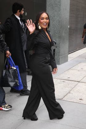 September 23, 2026, New York, New York, USA: Angela Bassett at ABC Studios in New York City for Ã¢â‚¬ËœThe ViewÃ¢ New York USA - ZUMAh16_ 20260923_zaf_h16_034 Copyright: xDanxHerrickx