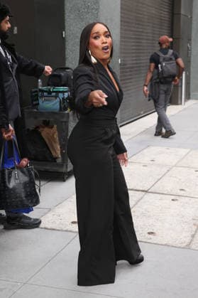September 23, 2026, New York, New York, USA: Angela Bassett at ABC Studios in New York City for Ã¢â‚¬ËœThe ViewÃ¢ New York USA - ZUMAh16_ 20260923_zaf_h16_036 Copyright: xDanxHerrickx