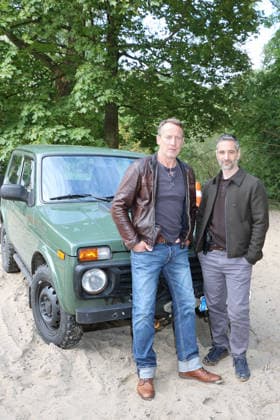 Fototermin am Set vom NDR-Tatort: Schwere See Wotan Wilke Möhring, Denis Moschitto, Fototermin am Set vom NDR-Tatort: Schwere See, Falkensteiner Ufer Hamburg, 23.09.2026 Copyright: xEventpressxBecherx