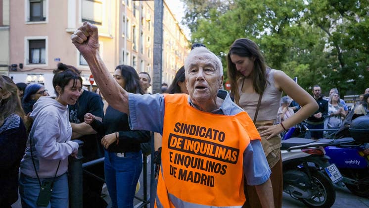 September 23, 2026, Madrid, Madrid, SPAIN: Authorities carry out the eviction of Maricarmen from her home, amid the presence of people supporting her and attention from the media. Madrid SPAIN  - ZUMAz108 20260923_znp_z108_001 Copyright: xRichardxZubelzux