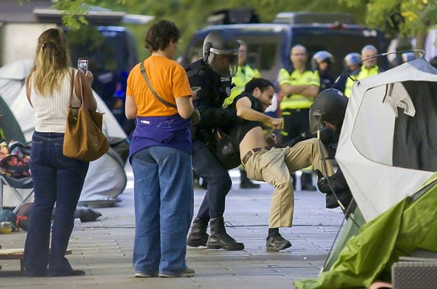 September 23, 2026, Madrid, Madrid, SPAIN: Authorities carry out the eviction of Maricarmen from her home, amid the presence of people supporting her and attention from the media. Madrid SPAIN  - ZUMAz108 20260923_znp_z108_025 Copyright: xRichardxZubelzux