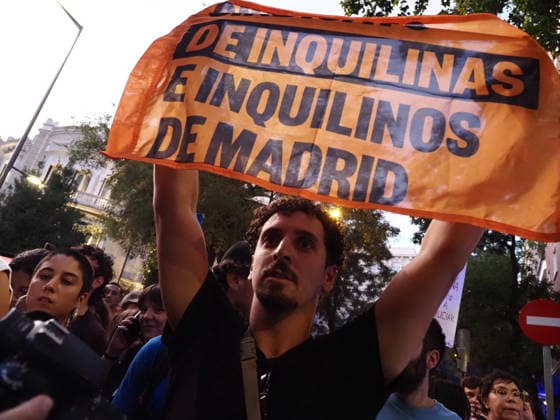 September 23, 2026, Lima, Lima, Peru: MADRID, SPAIN - SEPTEMBER 23: Hundreds of people protested outside the so-called Ayuso s penthouse following the eviction of Maricarmen, an 87-year-old woman, after her removal from her home. Demonstrators condemned the eviction, blocking traffic in the streets of Madrid. Lima Peru - ZUMAh199 20260923_zip_h199_005 Copyright: xAaronxHerediax