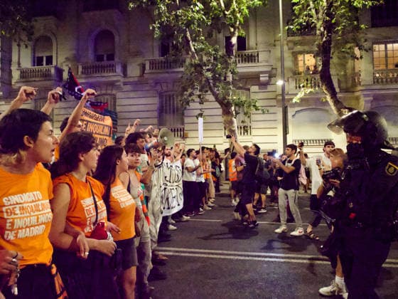 September 23, 2026, Lima, Lima, Peru: MADRID, SPAIN - SEPTEMBER 23: Hundreds of people protested outside the so-called Ayuso s penthouse following the eviction of Maricarmen, an 87-year-old woman, after her removal from her home. Demonstrators condemned the eviction, blocking traffic in the streets of Madrid. Lima Peru - ZUMAh199 20260923_zip_h199_006 Copyright: xAaronxHerediax