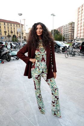 IPA88882440 - Milan, September 23, 2026: People, influencers, photographers, and onlookers at the Etro fashion show in Piazza Lina Bo Bardi during Milan Fashion Week  Copyright: xDuilioxPiaggesix xDuilioxPiaggesix IPA88882440