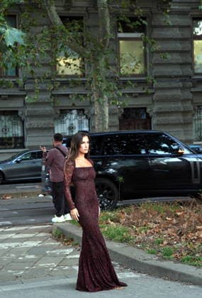 IPA88882532 - Milan, September 23, 2026: People, influencers, photographers, and onlookers at the Etro fashion show in Piazza Lina Bo Bardi during Milan Fashion Week  Copyright: xDuilioxPiaggesix xDuilioxPiaggesix IPA88882532