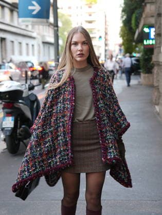 IPA88882516 - Milan, September 23, 2026: People, influencers, photographers, and onlookers at the Etro fashion show in Piazza Lina Bo Bardi during Milan Fashion Week  Copyright: xDuilioxPiaggesix xDuilioxPiaggesix IPA88882516