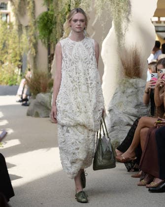 September 23, 2026, Milan, Lombardy, Italy: Models present the SARAWONG Spring Summer 2027 collection during Milan Fashion Week in Milan Italy on September 23 2026. The new collection was unveiled at 10 Corso Como during the official Milan Fashion Week Spring Summer 2027 calendar. Milan Italy  - ZUMAp285 20260923_zep_p285_010 Copyright: xGennaroxPiscopox