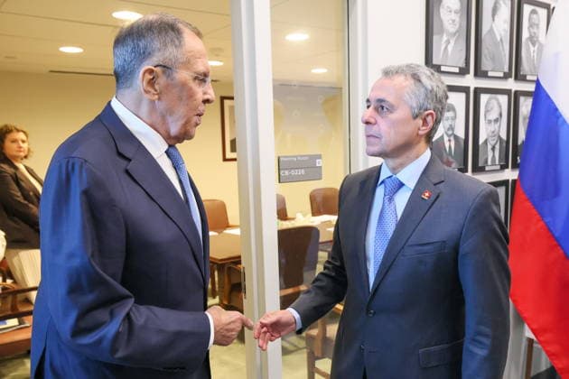 USA, NEW YORK CITY - SEPTEMBER 23, 2026: Sergei Lavrov (L), Russia s Foreign Minister, and his counterpart Ignazio Cassis of Switzerland shake hands during a meeeting on the sidelines of the 2026 High-level Week during the 81st session of the UN General Assembly. Alexander Shcherbak TASS  98212245