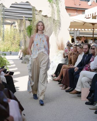 September 23, 2026, Milan, Lombardy, Italy: Models present the SARAWONG Spring Summer 2027 collection during Milan Fashion Week in Milan Italy on September 23 2026. The new collection was unveiled at 10 Corso Como during the official Milan Fashion Week Spring Summer 2027 calendar. Milan Italy  - ZUMAp285 20260923_zep_p285_058 Copyright: xGennaroxPiscopox