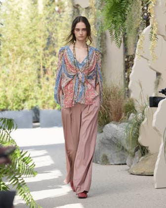September 23, 2026, Milan, Lombardy, Italy: Models present the SARAWONG Spring Summer 2027 collection during Milan Fashion Week in Milan Italy on September 23 2026. The new collection was unveiled at 10 Corso Como during the official Milan Fashion Week Spring Summer 2027 calendar. Milan Italy  - ZUMAp285 20260923_zep_p285_073 Copyright: xGennaroxPiscopox