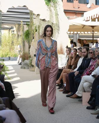September 23, 2026, Milan, Lombardy, Italy: Models present the SARAWONG Spring Summer 2027 collection during Milan Fashion Week in Milan Italy on September 23 2026. The new collection was unveiled at 10 Corso Como during the official Milan Fashion Week Spring Summer 2027 calendar. Milan Italy  - ZUMAp285 20260923_zep_p285_074 Copyright: xGennaroxPiscopox