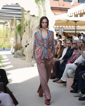 September 23, 2026, Milan, Lombardy, Italy: Models present the SARAWONG Spring Summer 2027 collection during Milan Fashion Week in Milan Italy on September 23 2026. The new collection was unveiled at 10 Corso Como during the official Milan Fashion Week Spring Summer 2027 calendar. Milan Italy  - ZUMAp285 20260923_zep_p285_075 Copyright: xGennaroxPiscopox