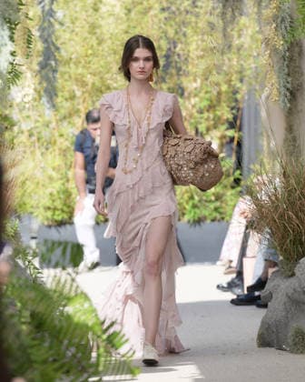 September 23, 2026, Milan, Lombardy, Italy: Models present the SARAWONG Spring Summer 2027 collection during Milan Fashion Week in Milan Italy on September 23 2026. The new collection was unveiled at 10 Corso Como during the official Milan Fashion Week Spring Summer 2027 calendar. Milan Italy  - ZUMAp285 20260923_zep_p285_086 Copyright: xGennaroxPiscopox
