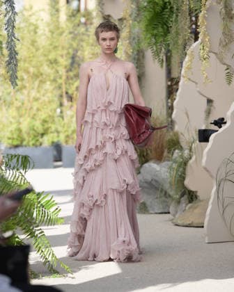 September 23, 2026, Milan, Lombardy, Italy: Models present the SARAWONG Spring Summer 2027 collection during Milan Fashion Week in Milan Italy on September 23 2026. The new collection was unveiled at 10 Corso Como during the official Milan Fashion Week Spring Summer 2027 calendar. Milan Italy  - ZUMAp285 20260923_zep_p285_090 Copyright: xGennaroxPiscopox