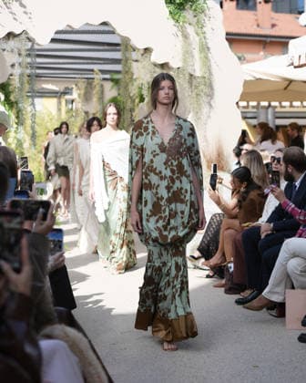 September 23, 2026, Milan, Lombardy, Italy: Models present the SARAWONG Spring Summer 2027 collection during Milan Fashion Week in Milan Italy on September 23 2026. The new collection was unveiled at 10 Corso Como during the official Milan Fashion Week Spring Summer 2027 calendar. Milan Italy  - ZUMAp285 20260923_zep_p285_098 Copyright: xGennaroxPiscopox