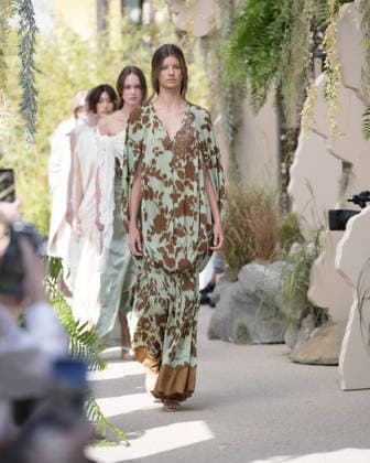 September 23, 2026, Milan, Lombardy, Italy: Models present the SARAWONG Spring Summer 2027 collection during Milan Fashion Week in Milan Italy on September 23 2026. The new collection was unveiled at 10 Corso Como during the official Milan Fashion Week Spring Summer 2027 calendar. Milan Italy  - ZUMAp285 20260923_zep_p285_099 Copyright: xGennaroxPiscopox