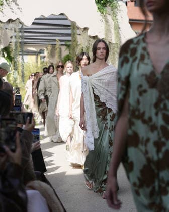 September 23, 2026, Milan, Lombardy, Italy: Models present the SARAWONG Spring Summer 2027 collection during Milan Fashion Week in Milan Italy on September 23 2026. The new collection was unveiled at 10 Corso Como during the official Milan Fashion Week Spring Summer 2027 calendar. Milan Italy  - ZUMAp285 20260923_zep_p285_100 Copyright: xGennaroxPiscopox