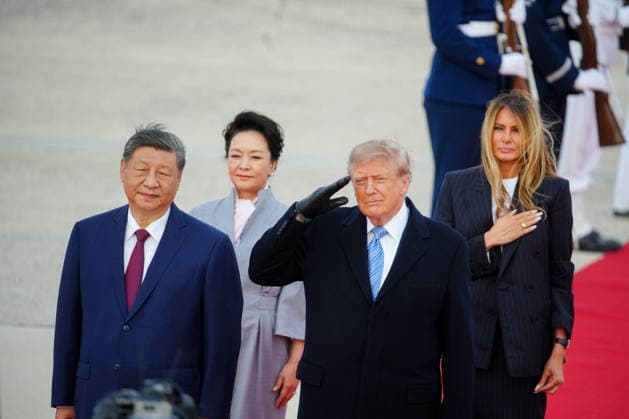 Xi Jinping, China s president, from left, Peng Liyuan, China s first lady, US President Donald Trump, and First Lady Melania Trump during an arrival ceremony at Joint Base Andrews, Maryland on Wednesday, Sept. 23, 2026. President Trump is hosting President Xi for a three-day state visit to Washington, DC where the leaders are expected to discuss trade practices, artificial intelligence and tariffs. WASP20260923143 ALxDRAGO
