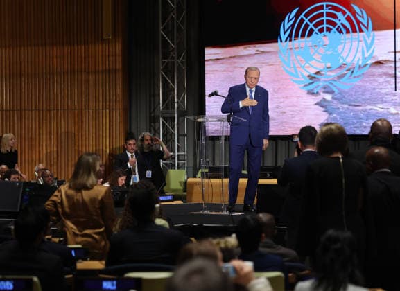 Turkish President Erdogan attends UN Secretary-General s climate event in New York NEW YORK, UNITED STATES - SEPTEMBER 23: (----EDITORIAL USE ONLY - MANDATORY CREDIT - TURKISH PRESIDENCY MURAT KULA HANDOUT - NO MARKETING NO ADVERTISING CAMPAIGNS - DISTRIBUTED AS A SERVICE TO CLIENTS----) Turkish President Recep Tayyip Erdogan makes a speech as he attends the UN Secretary-General s climate event at the United Nations headquarters in New York, United States, on September 23, 2026. Turkish Presidency Murat Kula Handout Anadolu New York United States. Editorial use only. Please get in touch for any other usage.  Copyright: x2026xAnadoluxTurkishxPresidencyx xMuratxKulax xHandoutx