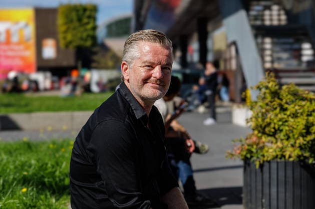 23.09.2026. Düsseldorf. Schauspieler und Autor Andre Dietz (selbst Vater einer behinderten Tochter) besucht die REHACARE in Düsseldorf und nimmt an einer Podiumsdiskussion zur Hilfsmittelversorgung und zu den Herausforderungen für Menschen mit Behinderung und ihre Angehörigen teil. Düsseldorf Messe Rehacare Nordrhein-Westfalen Deutschland