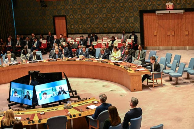 September 23, 2026, New York, New York, USA: Anthropic CEO Dario Amodei, left on screen and Huggingface CEO Clement Delangue, right on screen, virtually attend and OpenAI CEO Sam Altman, right, attends in person the United Nations Security Council meeting on AI at United Nations Headquarters in New York, New York, USA on Wednesday, 23 September, 2026 New York USA  - ZUMAs152 20260923_faa_s152_450 Copyright: xKylexMazzax