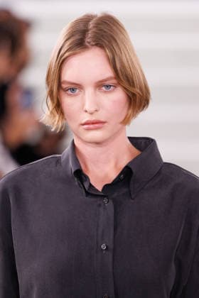 IPA88882479 - Milan, Milan Women™s Fashion Week Spring Summer 2027 - Women™s Fashion, Spring Summer 2027 - Jil Sander fashion show - pictured on the runway: Model.  Copyright: xCinziaxCamelax xx IPA88882479