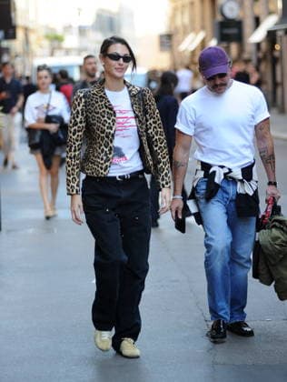 Entertainment Bilder des Tages #2 Vittoria Ceretti Strolls Through Downtown Milan With Two Friends Supermodel Vittoria Ceretti strolls through the streets of downtown Milan, Italy on September 23, 2026, accompanied by two friends. Photo by Mimmo Carriero IPA ABACAPRESS.COM Milan Italy  Copyright: xCarrieroxMimmo IPA ABACAx