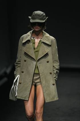 MFW - Maison Margiela Runway Models walk the runway during the Maison Margiela Spring Summer 2027 fashion show at Milan Women s Fashion Week in Milan, Italy on Month Day, Year . Photo by Riccardo Giordano IPA ABACAPRESS.COM Milan Italy  Copyright: xGiordanoxRiccardo IPA ABACAx