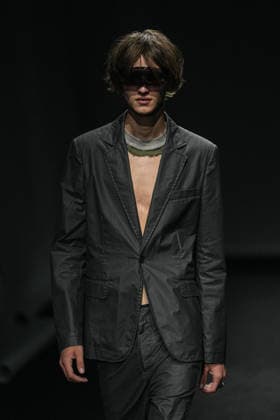 MFW - Maison Margiela Runway Models walk the runway during the Maison Margiela Spring Summer 2027 fashion show at Milan Women s Fashion Week in Milan, Italy on September 23, 2026. Photo by Riccardo Giordano IPA ABACAPRESS.COM Milan Italy  Copyright: xGiordanoxRiccardo IPA ABACAx