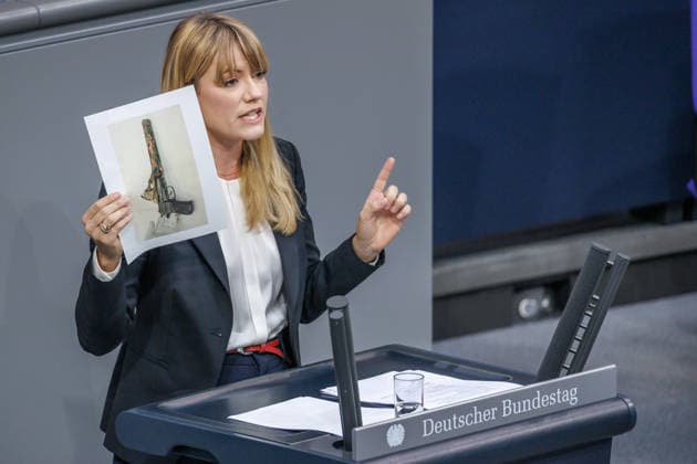 Bundestag Clara Buenger (Die Linke) im Deutschen Bundestag am 24.09.26 in Berlin. Berlin Berlin Deutschland Bundestag
