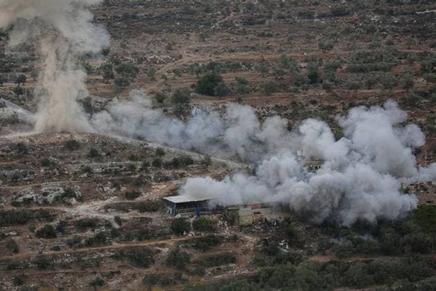 Israeli forces raid Nablus NABLUS, WEST BANK, PALESTINE - SEPTEMBER 24 : Smoke rises following an explosion as Israeli forces blow up the apartment of Palestinian prisoner Dawas Hassoun during a raid in the Beit Imrin town of Nablus, West Bank, Palestine on September 24, 2026. Nedal Eshtayah Anadolu Nablus Palestinian Territory, Occupied. Editorial use only. Please get in touch for any other usage.  Copyright: x2026xAnadoluxNedalxEshtayahx