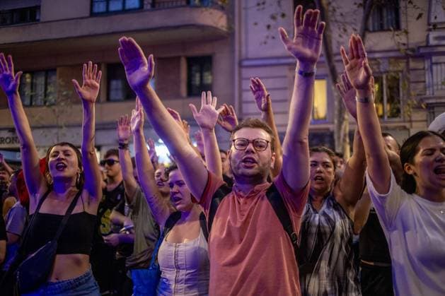 September 23, 2026, Madrid, Madrid, Spain: MADRID, SPAIN, SEPTEMBER 23, 2026: Thousands of demonstrators march through central Madrid following the eviction of 87-year-old Maricarmen Abascal from the home where she had lived for more than 70 years. Protesters denounced housing speculation and rising housing costs and called for stronger protections for tenants and access to affordable housing. Around 10,000 people joined the evening demonstration, according to the Government Delegation in Madrid. Madrid Spain  - ZUMAq101 20260923_zna_q101_075 Copyright: xC.xCarvajalx