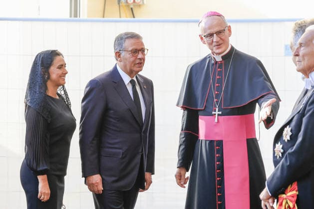 Portuguese President António José Martins Seguro at the Vatican VATICAN CITY, VATICAN - SEPTEMBER 24: Prefect of the Papal Household Petar Rajic (R) welcomes Portugal s President António José Seguro (C) and his wife Margarida Maldonado Freitas (L) as they arrive for their meeting with Pope Leo XIV at the Vatican on September 24, 2026. Riccardo De Luca Anadolu Vatican city Vatican. Editorial use only. Please get in touch for any other usage.  Copyright: x2026xAnadoluxRiccardoxDexLucax