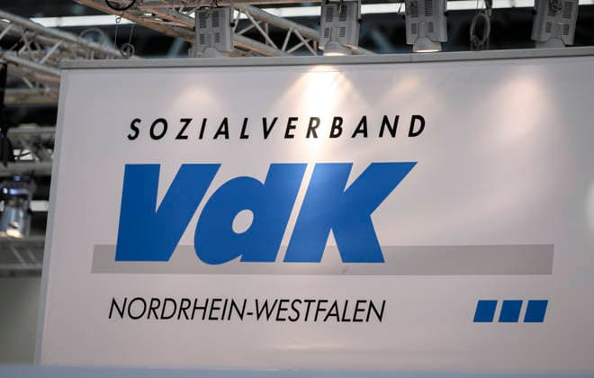 Schriftzug, Logo Sozialverband VdK. REHACARE Fachmesse für Rehabilitation und Pflege, vom 23.09. - 26.09.2026 in Düsseldorf Deutschland. Messe