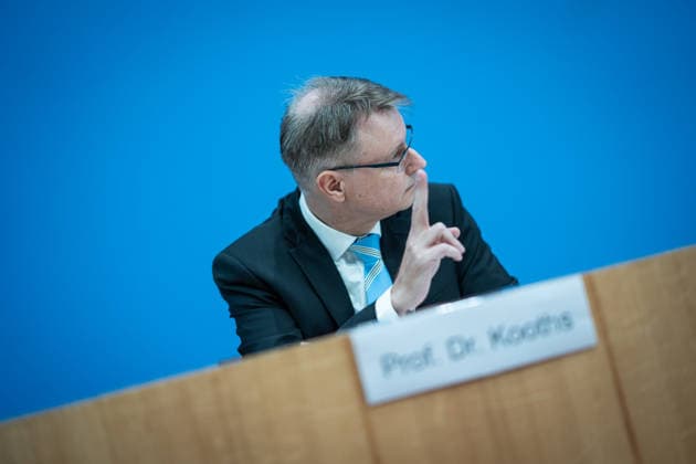 Gemeinschaftsdiagnose Herbst 2026 der Wirtschaftsforschungsinstitute - Stefan Kooths, Kiel Institut für Weltwirtschaft;Bundespressekonferenz in Berlin - Gemeinschaftsdiagnose Herbst 2026 der Wirtschaftsforschungsinstitute, Berlin Berlin Deutschland Haus der Bundespressekonferenz