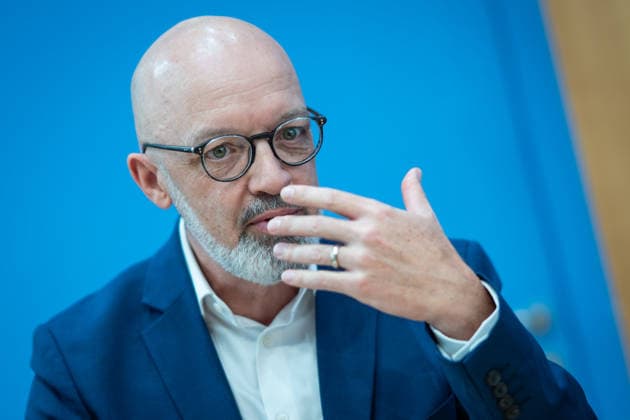 Gemeinschaftsdiagnose Herbst 2026 der Wirtschaftsforschungsinstitute - Timo Wollmershäuser, ifo Institut Leibniz-Institut für Wirtschaftsforschung an der Universität München e.V.;Bundespressekonferenz in Berlin - Gemeinschaftsdiagnose Herbst 2026 der Wirtschaftsforschungsinstitute, Berlin Berlin Deutschland Haus der Bundespressekonferenz