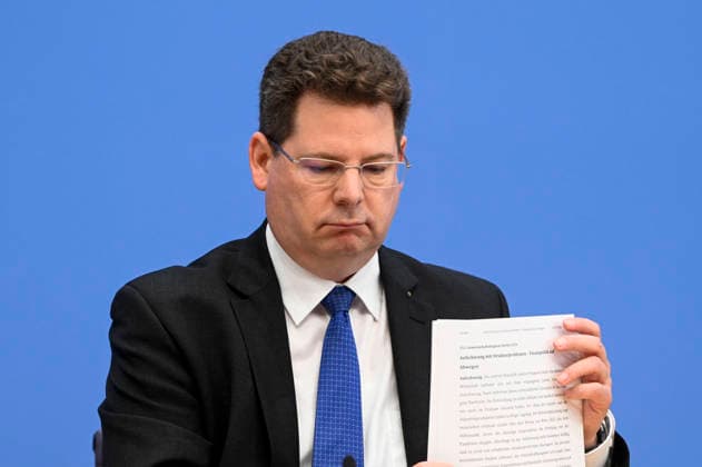 ABB BPK- Prof. Dr. Oliver Holtemoeller, Sprecher, Leibniz-Institut Wirtschaftsforschung Halle Thema Vorstellung Gemeinschaftsdiagnose Herbst 2026 der Wirtschaftsforschungsinstitute auf der BPK Berlin Bundespressekonferenz in Berlin am 24.09.2026 Berlin Deutschland