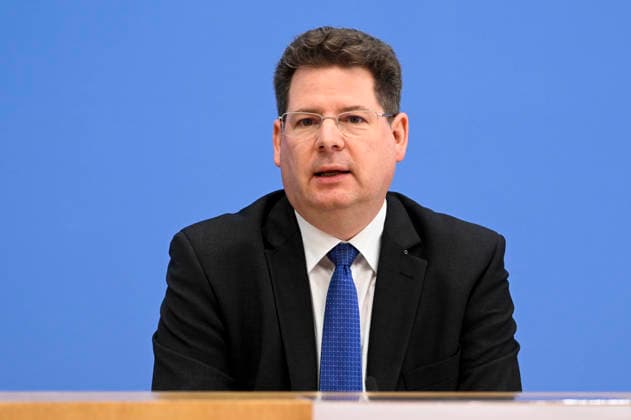 ABB BPK- Prof. Dr. Oliver Holtemoeller, Sprecher, Leibniz-Institut Wirtschaftsforschung Halle Thema Vorstellung Gemeinschaftsdiagnose Herbst 2026 der Wirtschaftsforschungsinstitute auf der BPK Berlin Bundespressekonferenz in Berlin am 24.09.2026 Berlin Deutschland