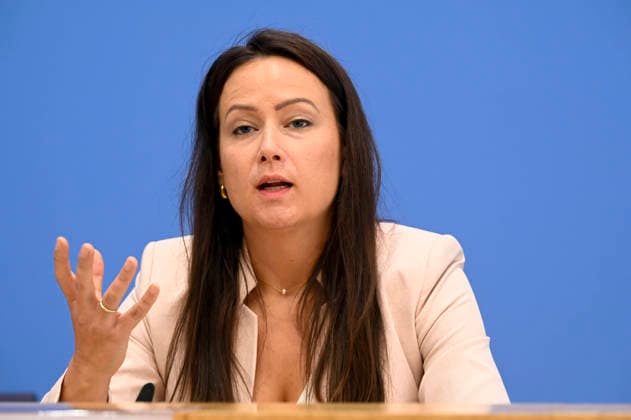 ABB BPK- Dr. Geraldine Dany-Knedlik, Deutsches Institut für Wirtschaftsforschung e.V. Thema Vorstellung Gemeinschaftsdiagnose Herbst 2026 der Wirtschaftsforschungsinstitute auf der BPK Berlin Bundespressekonferenz in Berlin am 24.09.2026 Berlin Deutschland