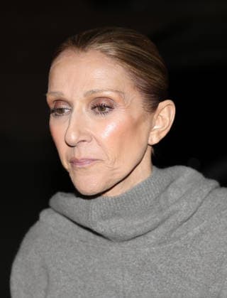 Celine Dion de retour Ã son hÃ tel apres son 4e concert CÃ line Dion de retour Ã son hÃ tel apres son 4e concert Ã Paris, le 23 septembre 2026. CÃ line Dion returns to her hotel after her fourth concert in Paris on September 23, 2026.  Copyright: xDidierxFereyx